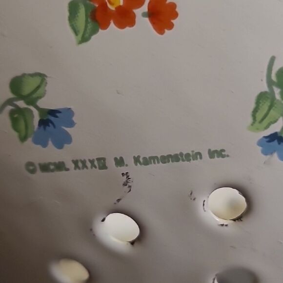 Kamenstein Floral Enanamel Colander with Gold Handles - Picture 15 of 16